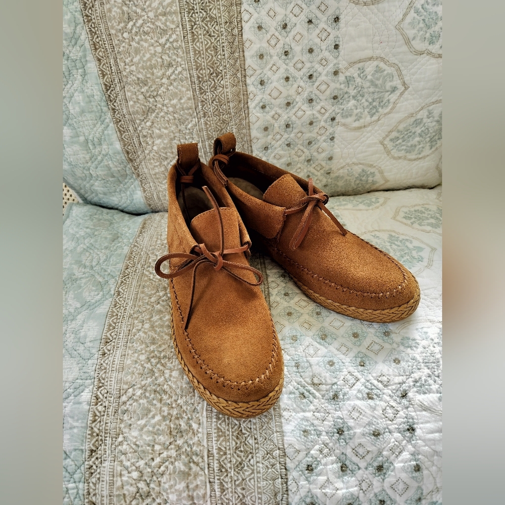Ugg Women's Moccasin Slipper - Picture 6 of 9